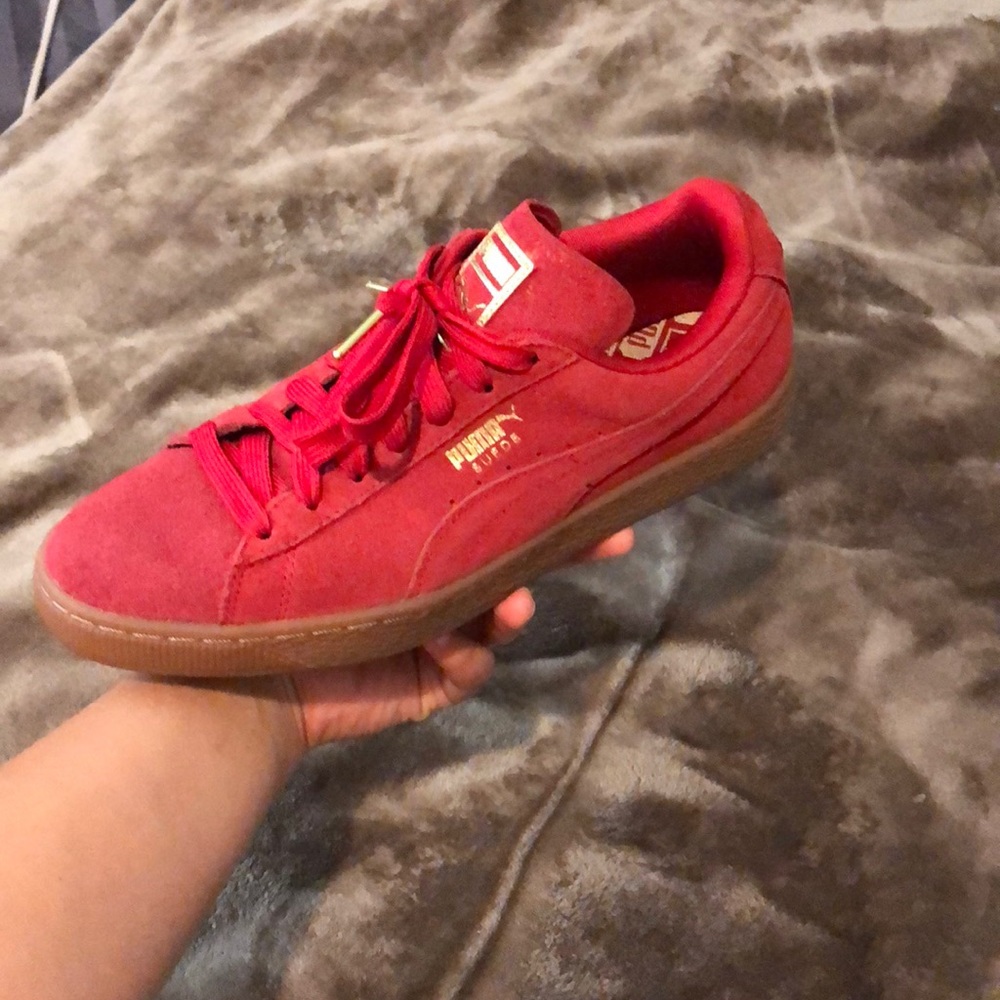 Women’s pumas